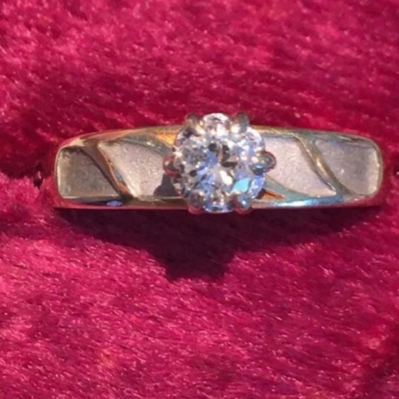 Jewelry - VINTAGE 14K DIAMOND ENGAGEMENT RING